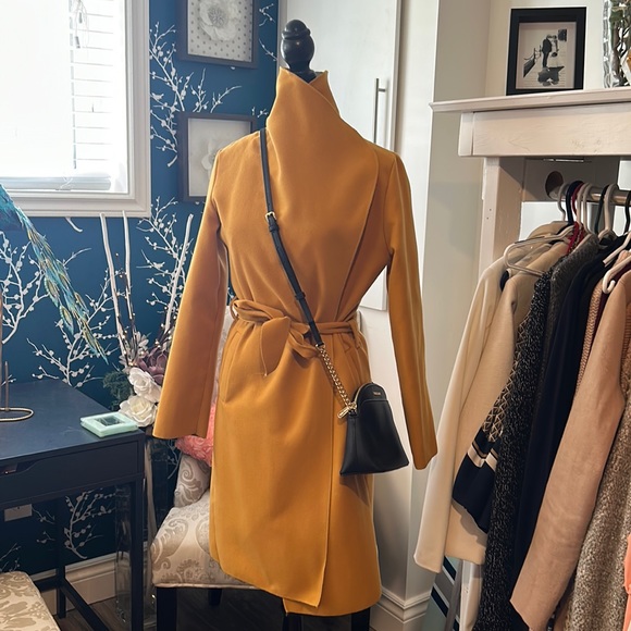 Gorgeous mustard yellow, light weight jacket!! In Size M - Picture 1 of 16